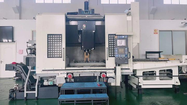 Used Makino V77 Vertical Machining Center