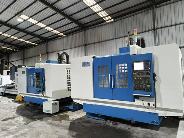 Used DAHLIH MV-1020A Vertical Machining Center