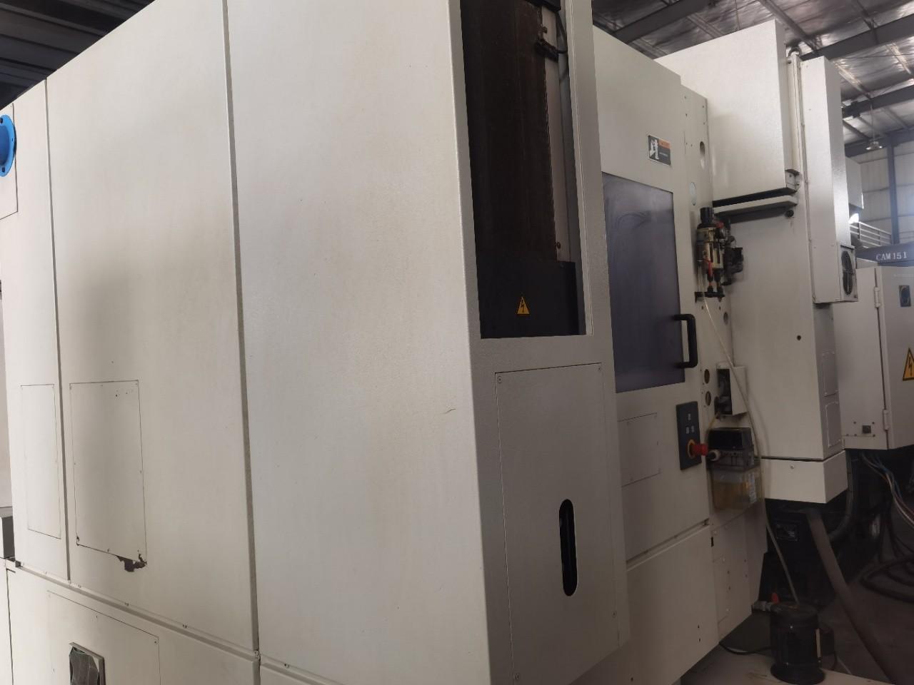 Vertical machining center