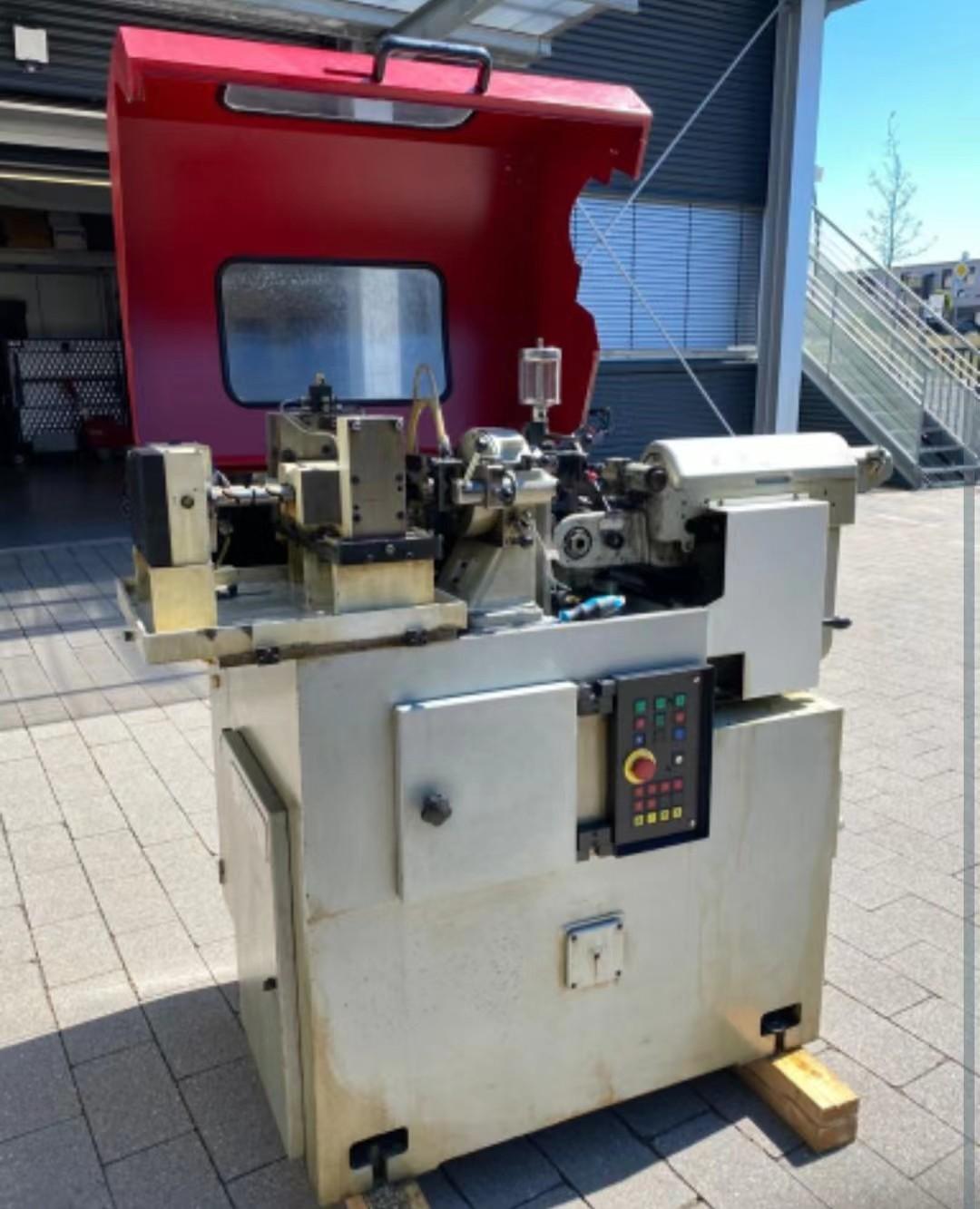 Automatic lathe