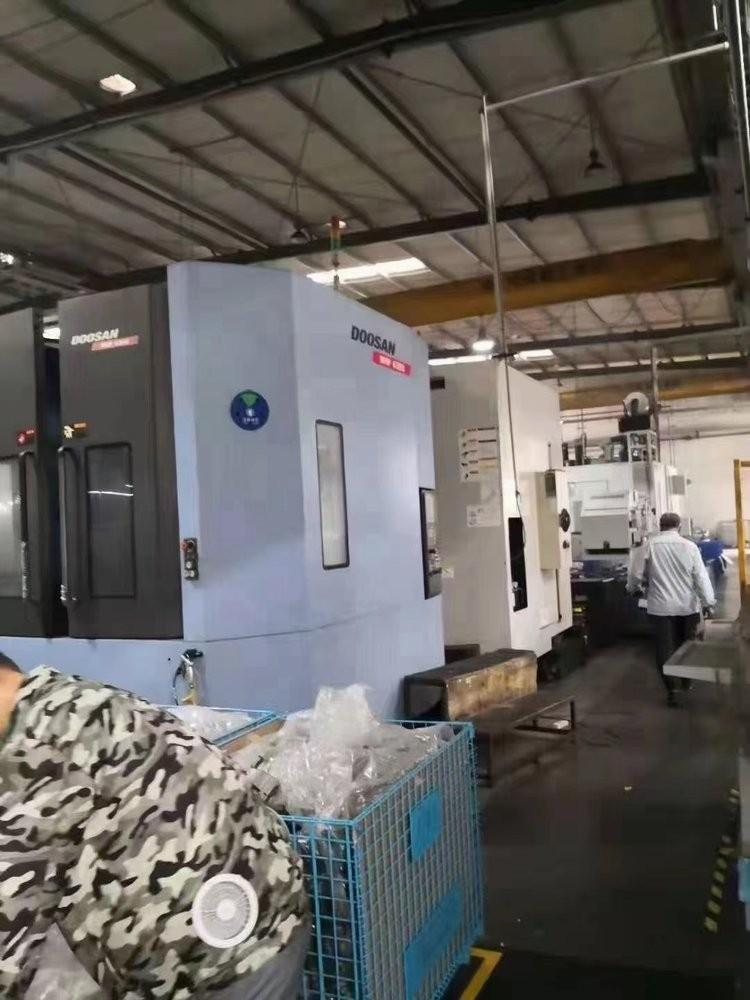 Horizontal machining center