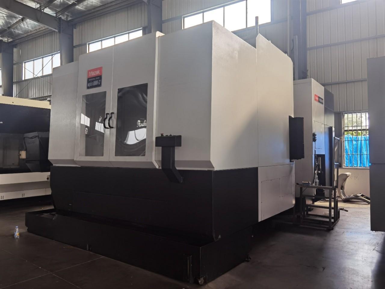 Horizontal machining center