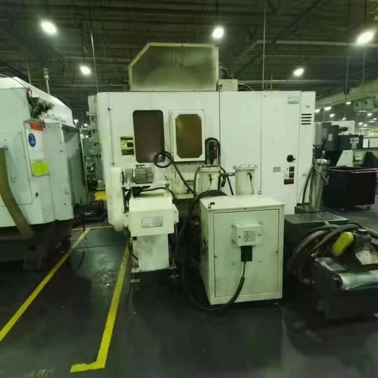 Horizontal machining center