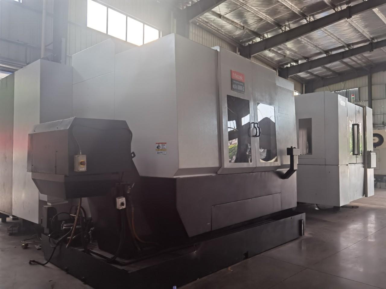 Horizontal machining center