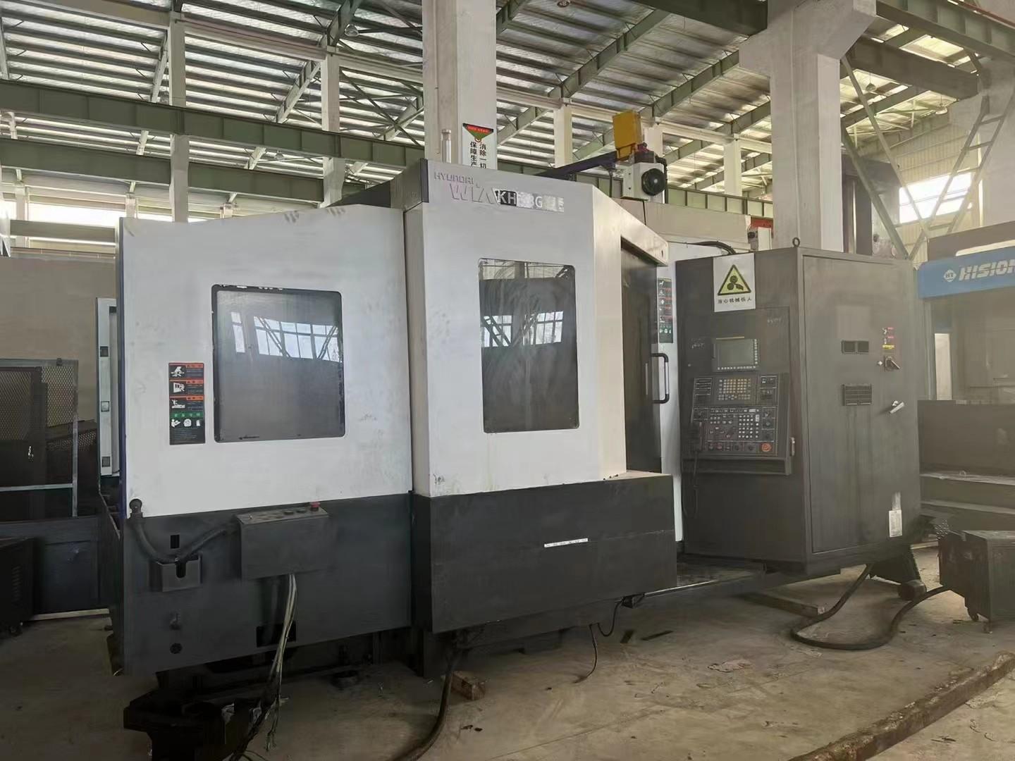 Horizontal machining center