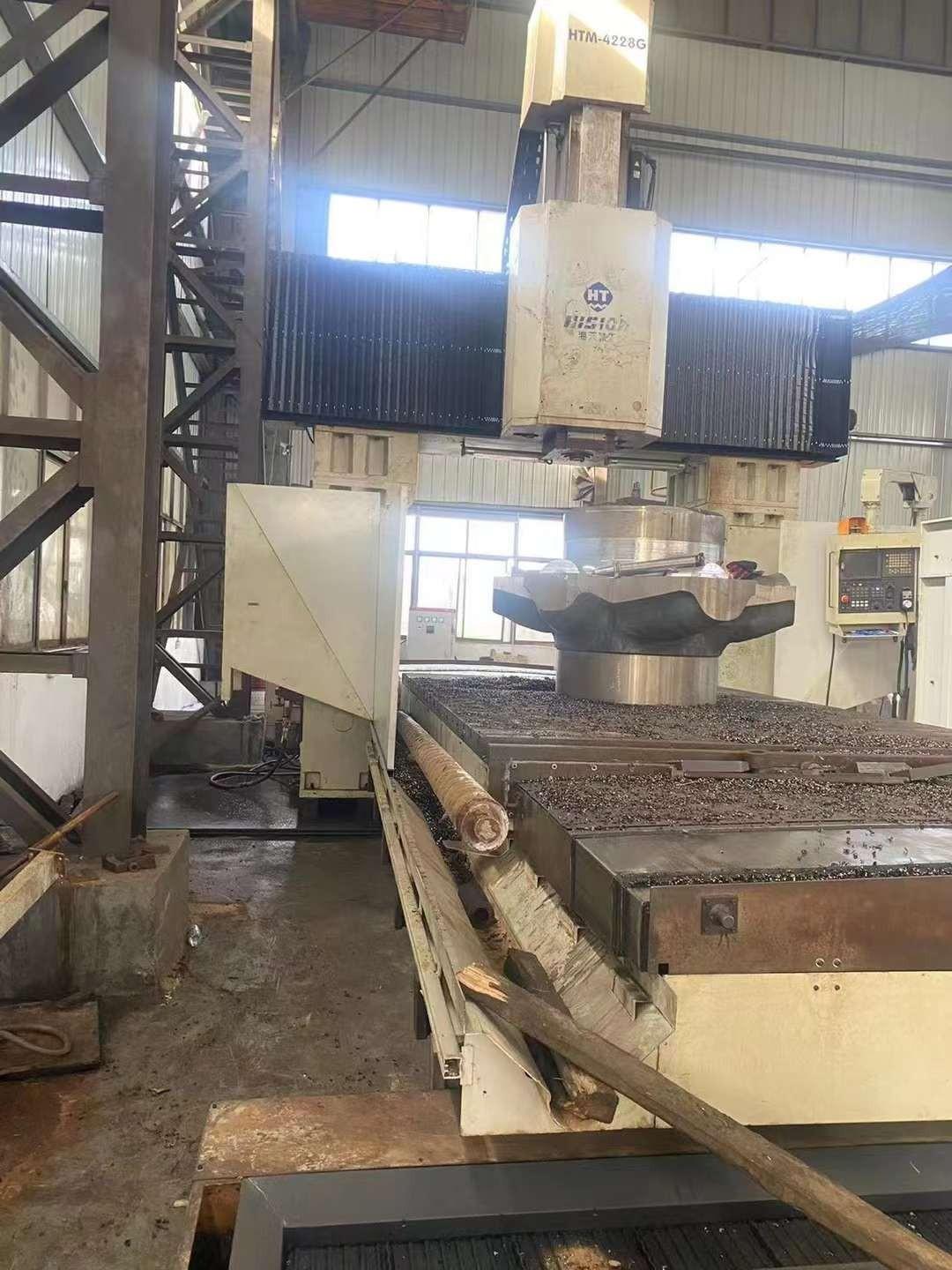 Gantry machining center