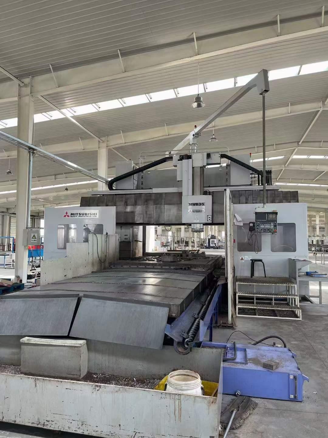 Gantry machining center