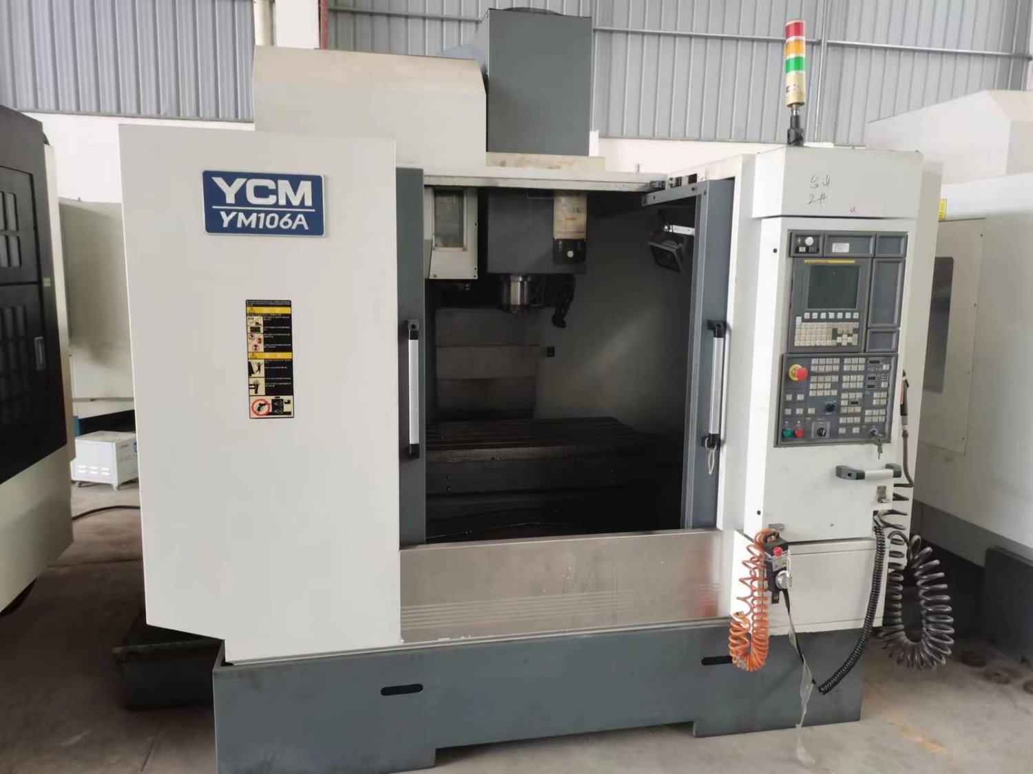 Vertical machining center