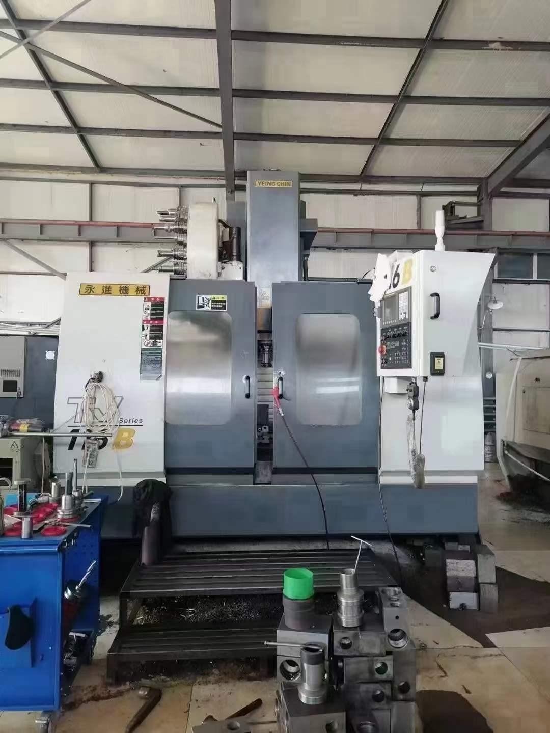 Vertical machining center