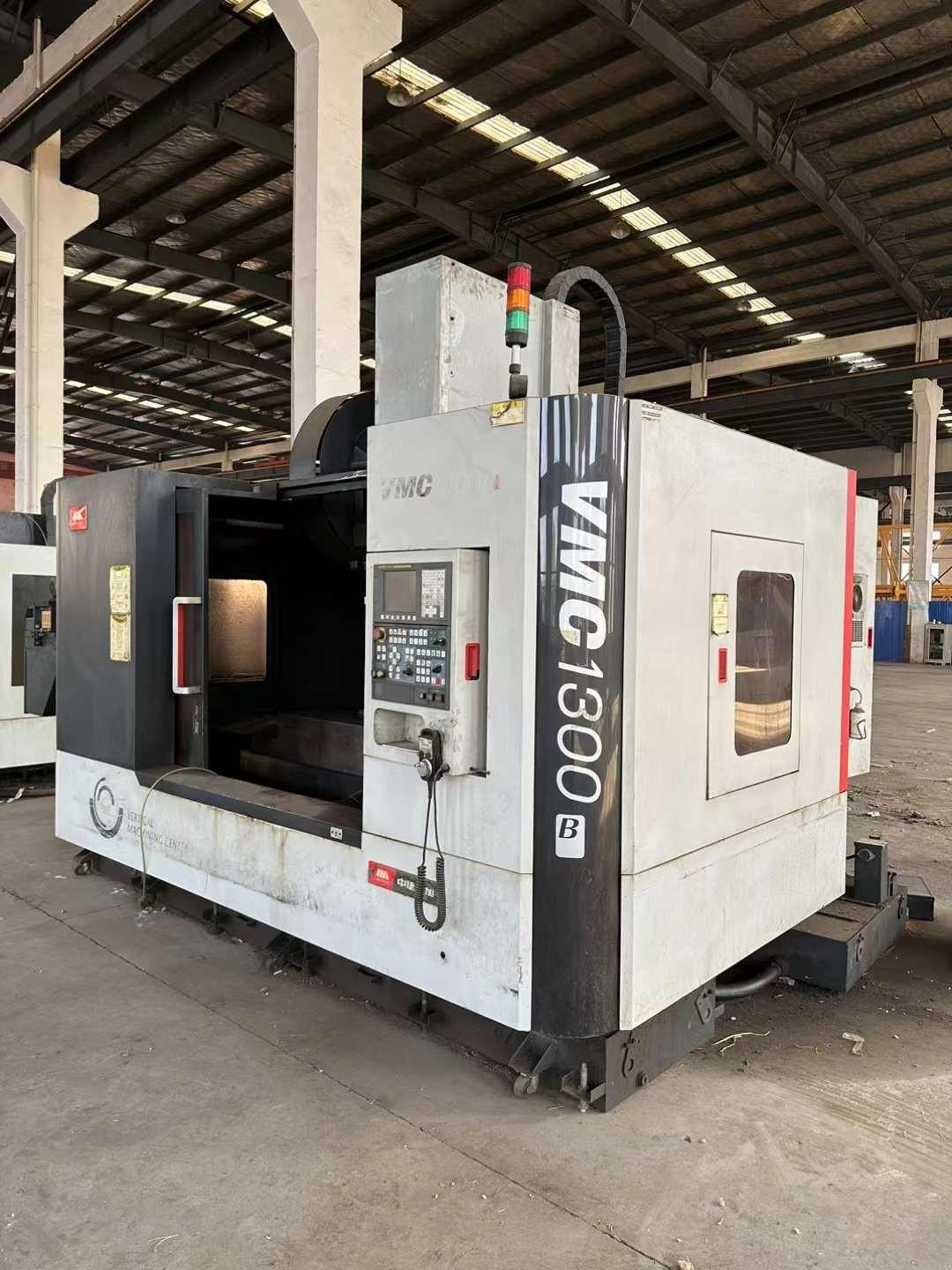 Vertical machining center