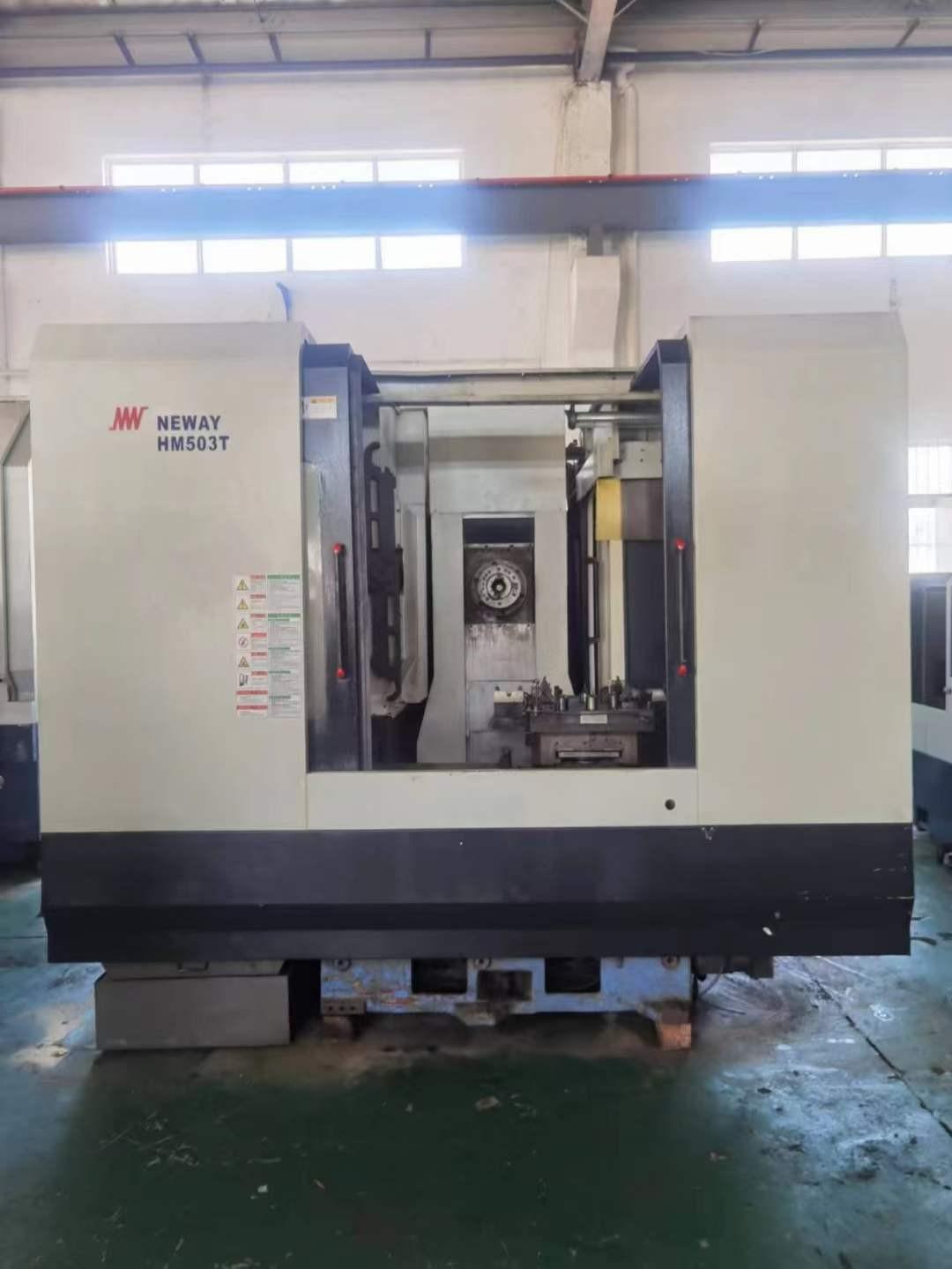 Horizontal machining center
