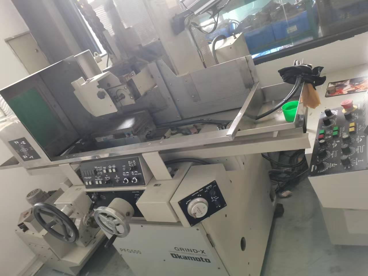 Surface grinding machine