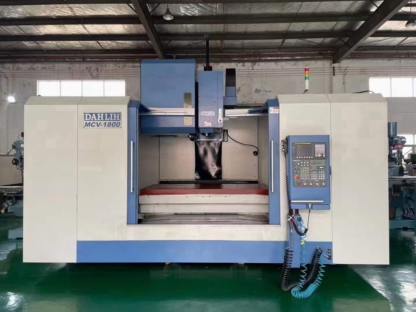 Horizontal machining center