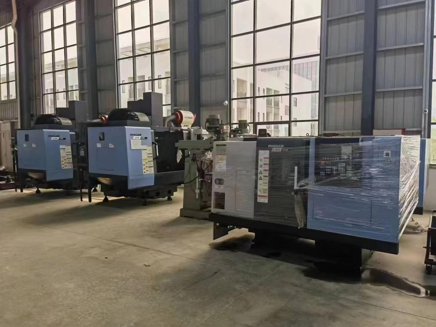 Turn-milling complex center
