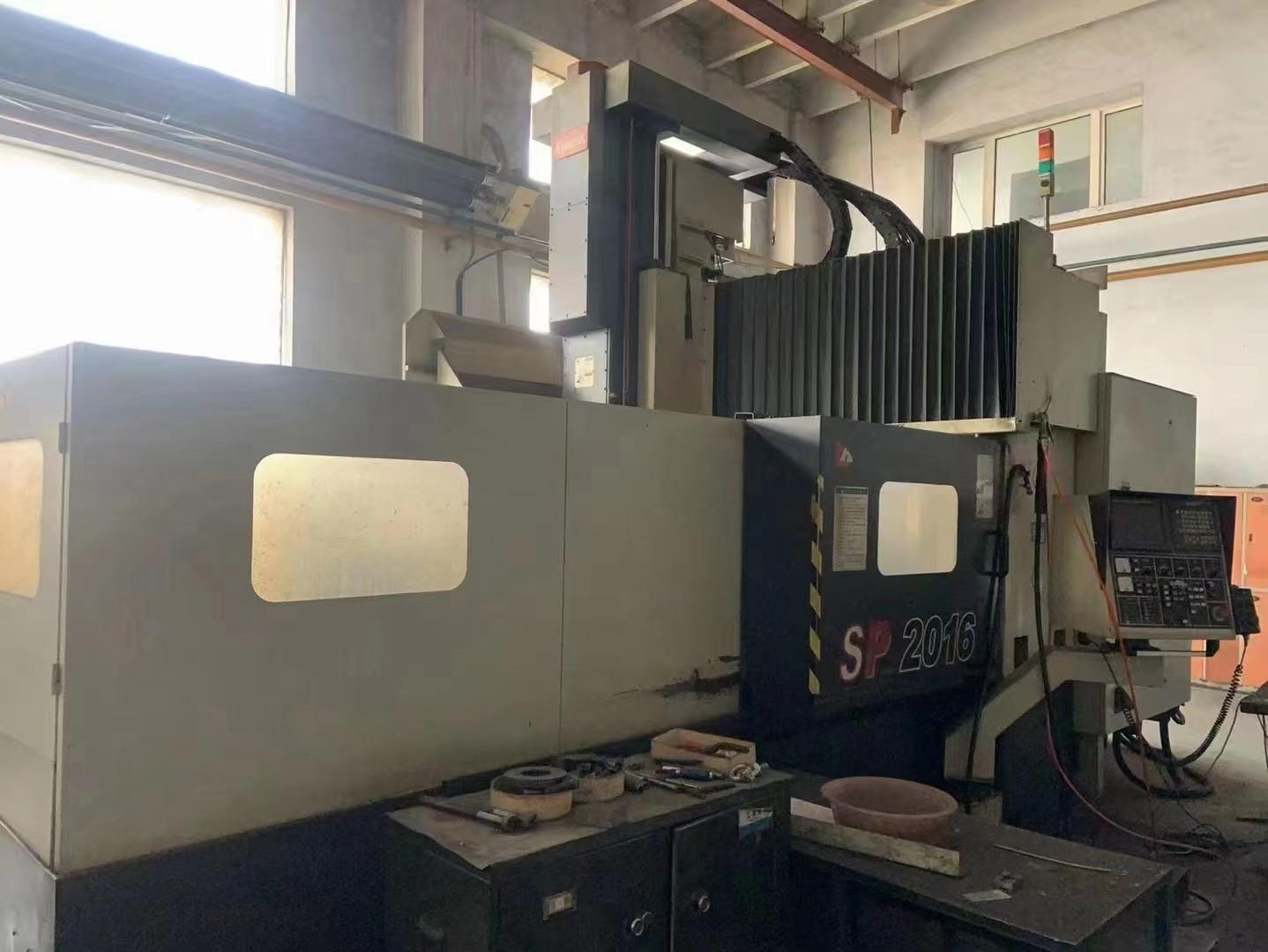 Gantry machining center