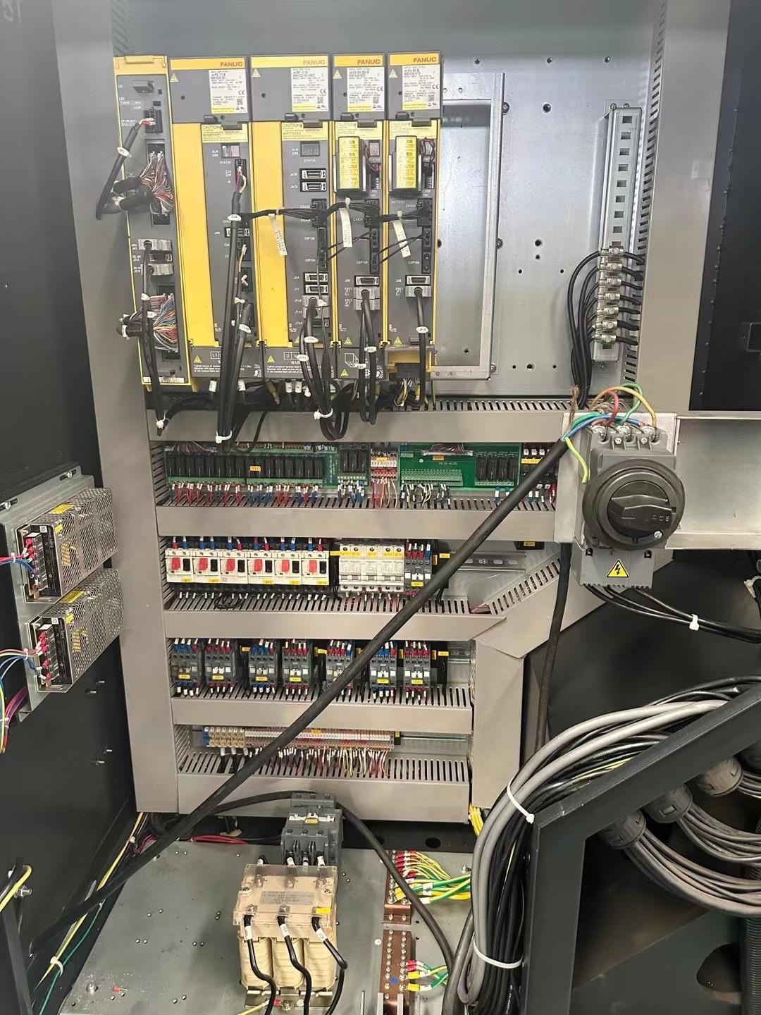 Vertical machining center