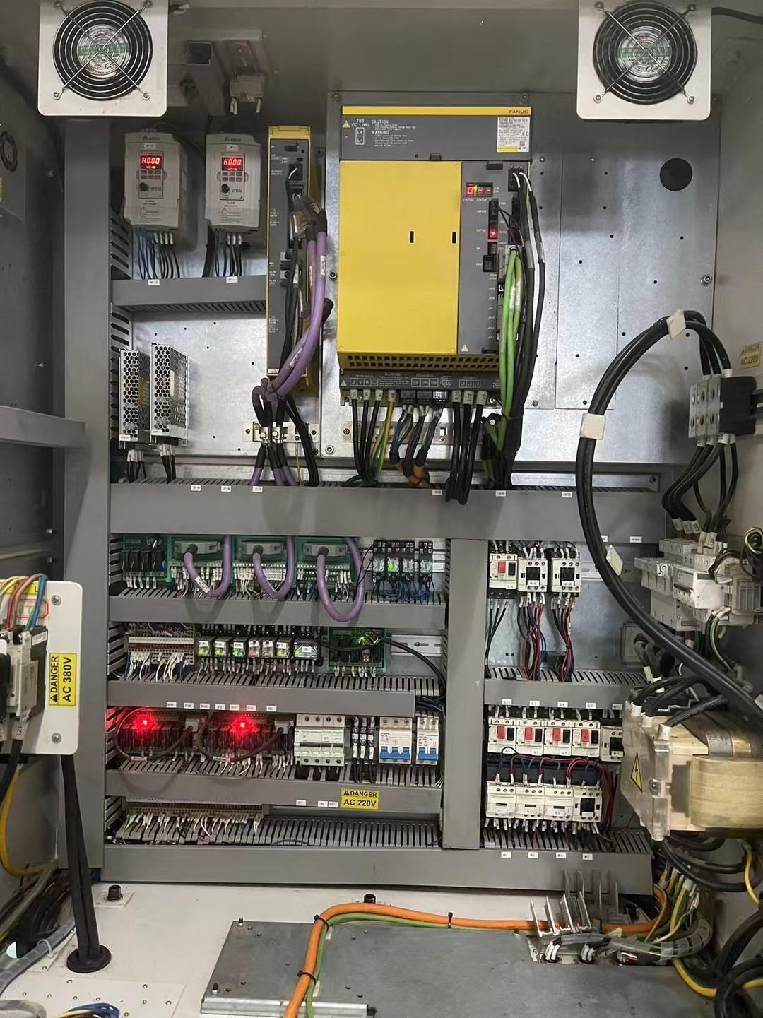 Vertical machining center