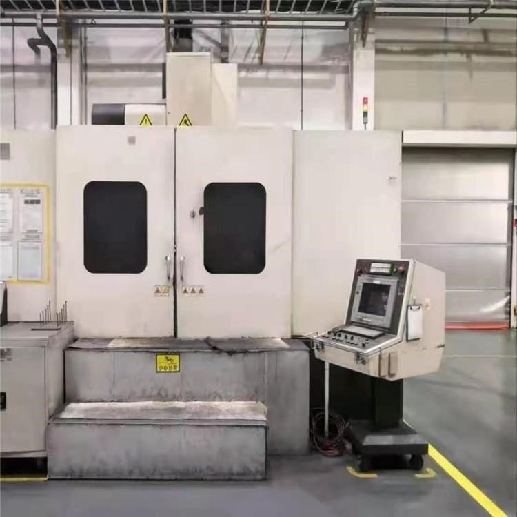 Vertical machining center