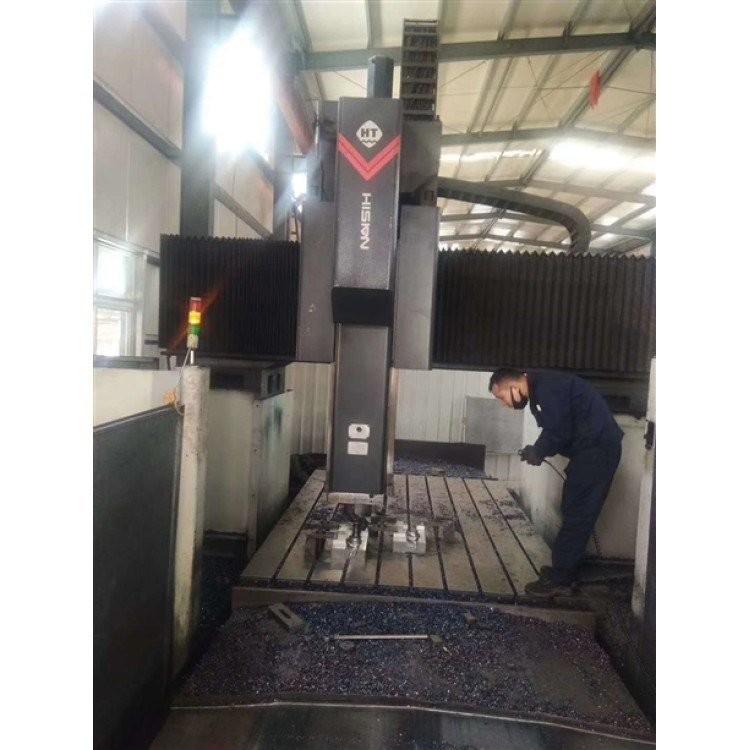 Gantry machining center