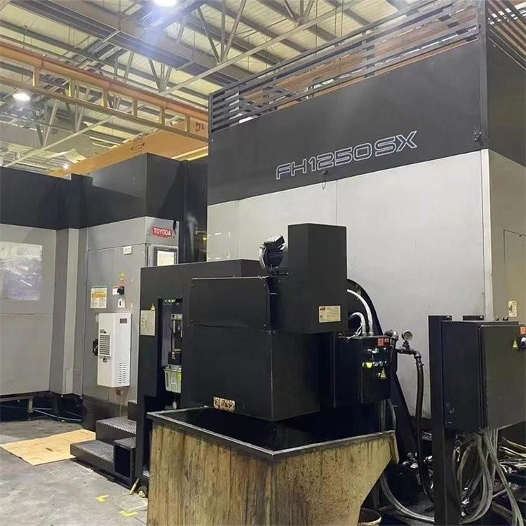 Large horizontal machining center