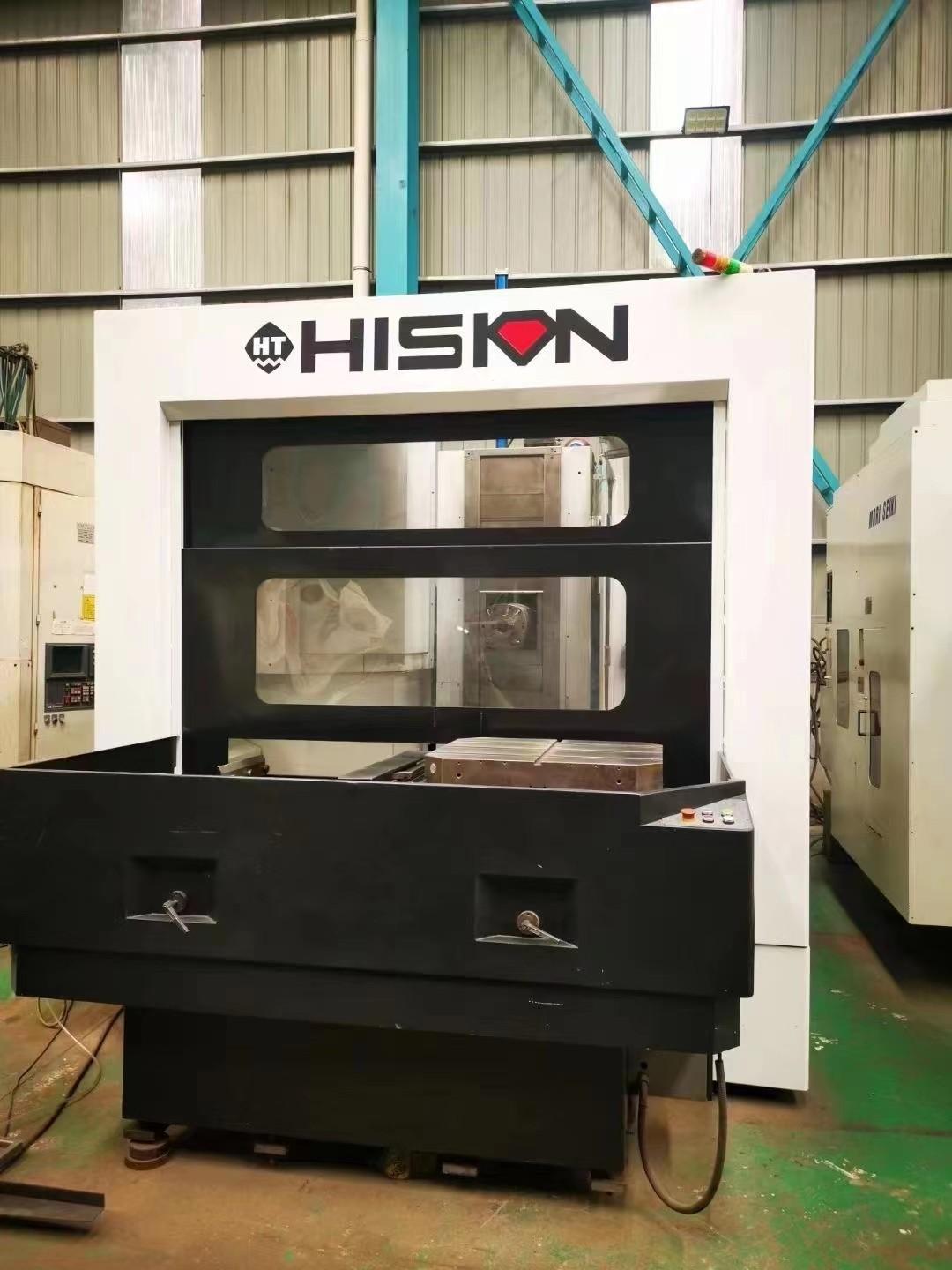 Horizontal machining center