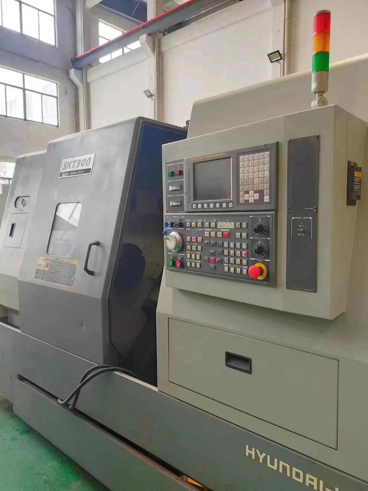 Heavy cutting inclined rail CNC lathe