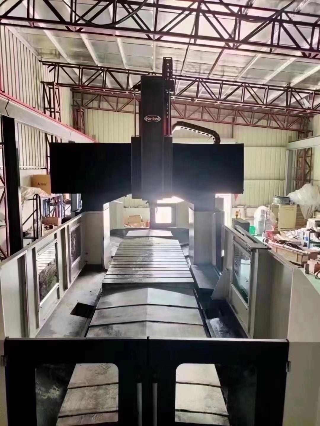 Gantry machining center