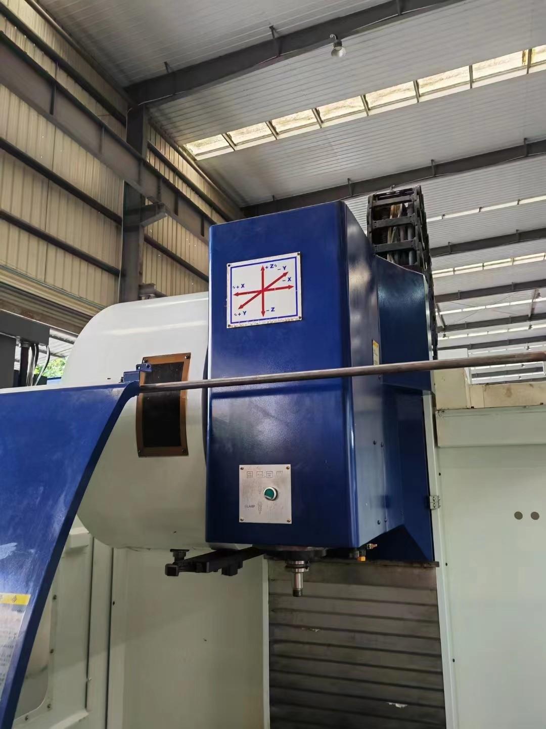 Vertical machining center