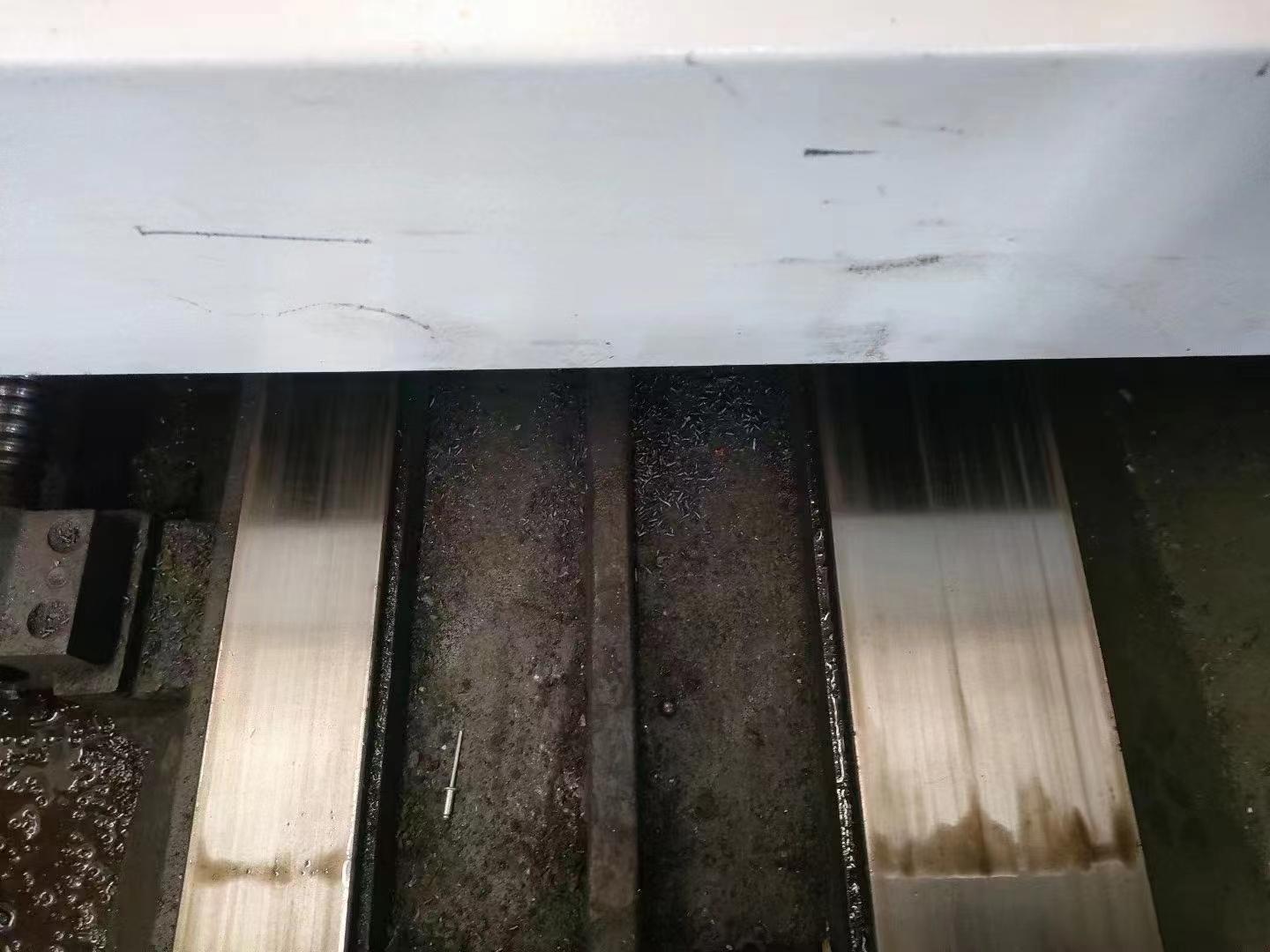 Vertical machining center