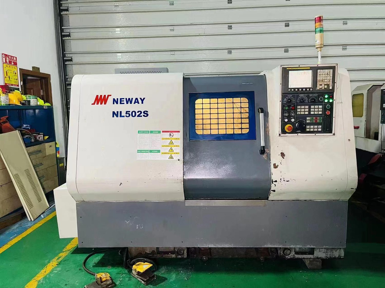 Heavy cutting inclined rail CNC lathe