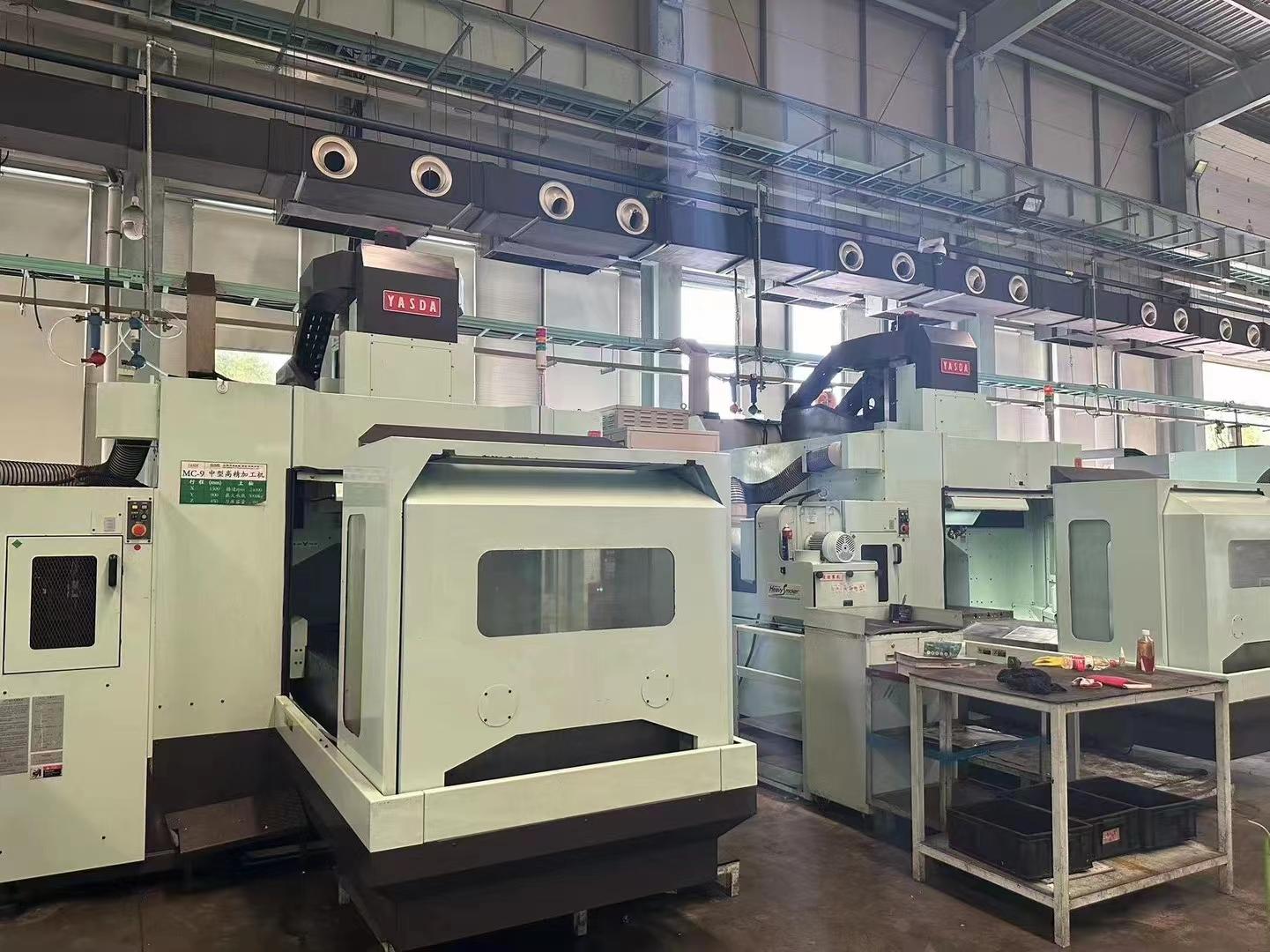 Medium high precision machining machine