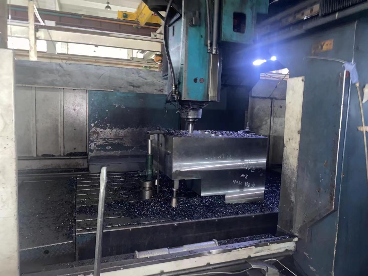 CNC planer milling machine