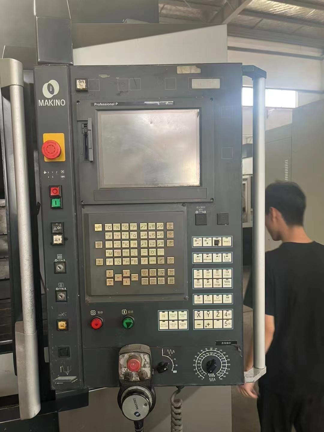 Makino PS65 Vertical Machining centre | PamtonSchnell Machines