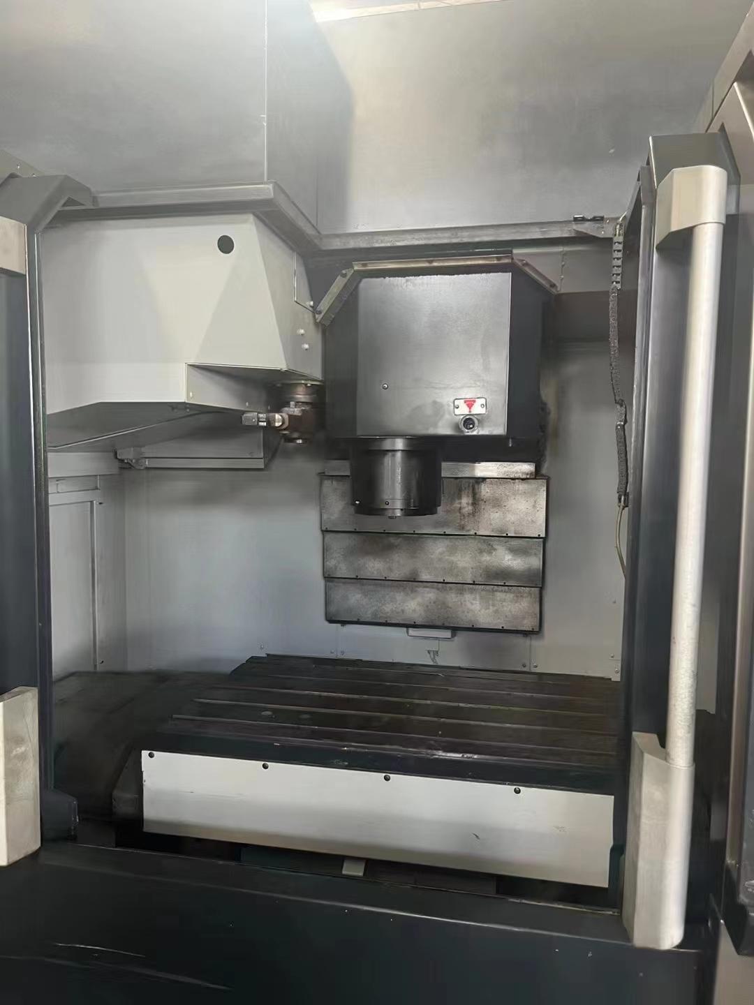 Makino PS65 Vertical Machining centre | PamtonSchnell Machines