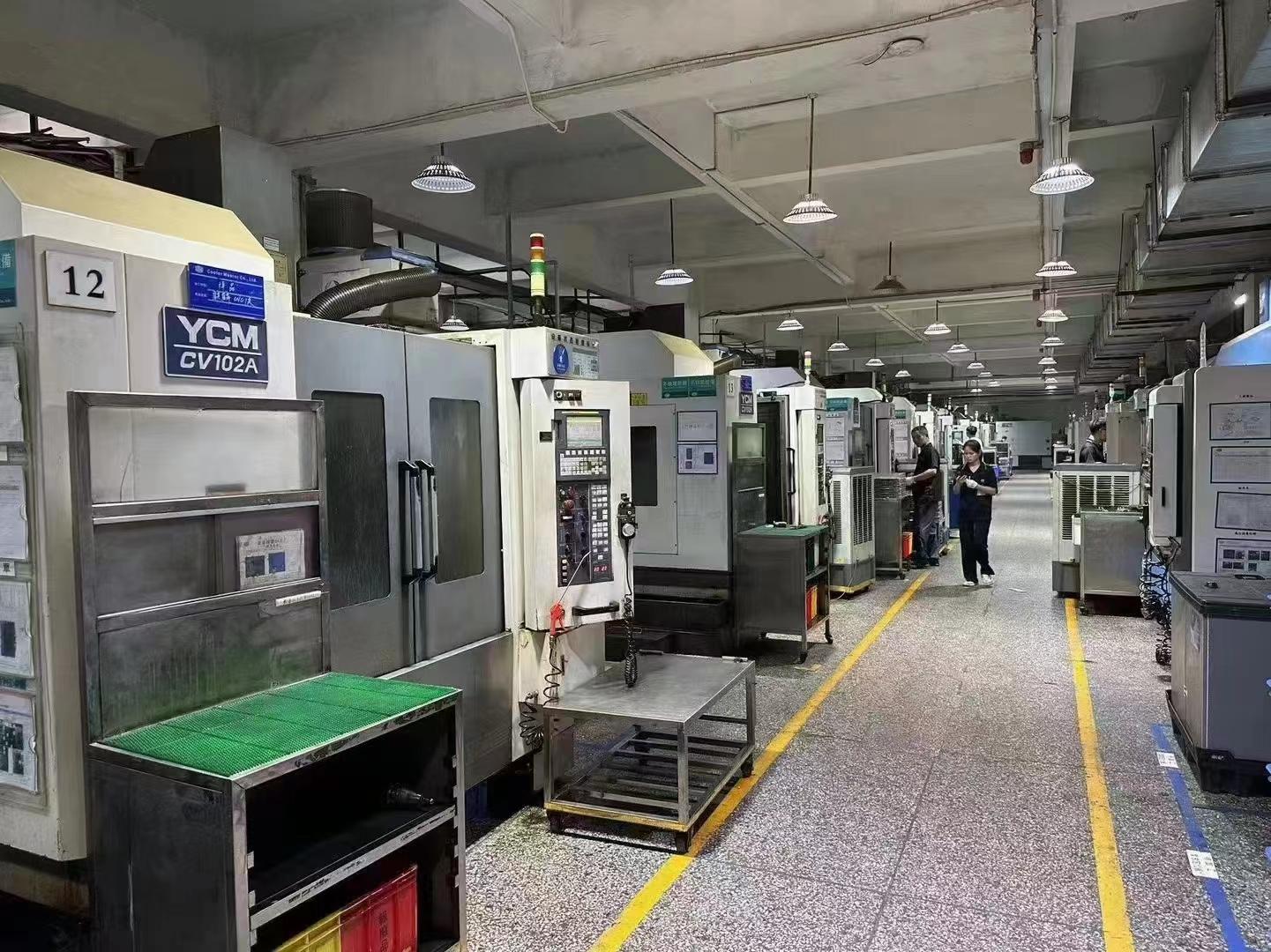 Vertical machining center