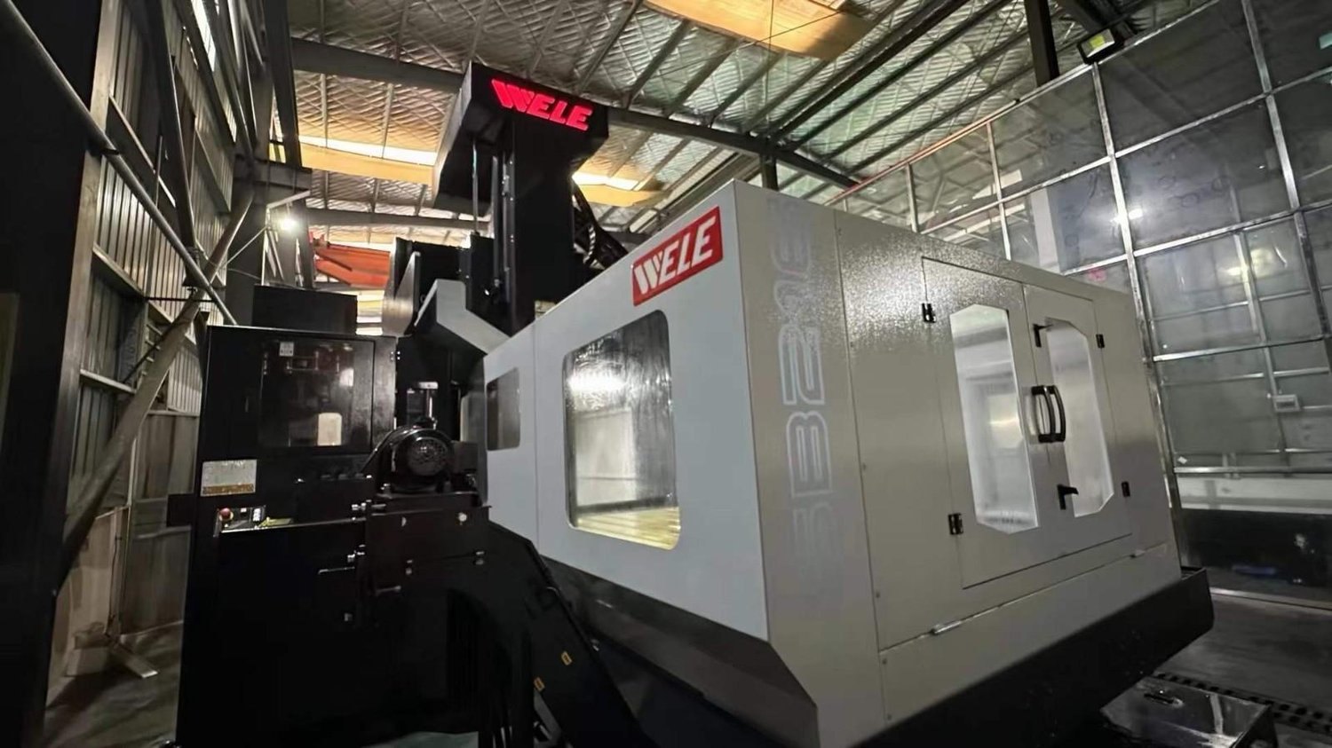 Gantry machining center