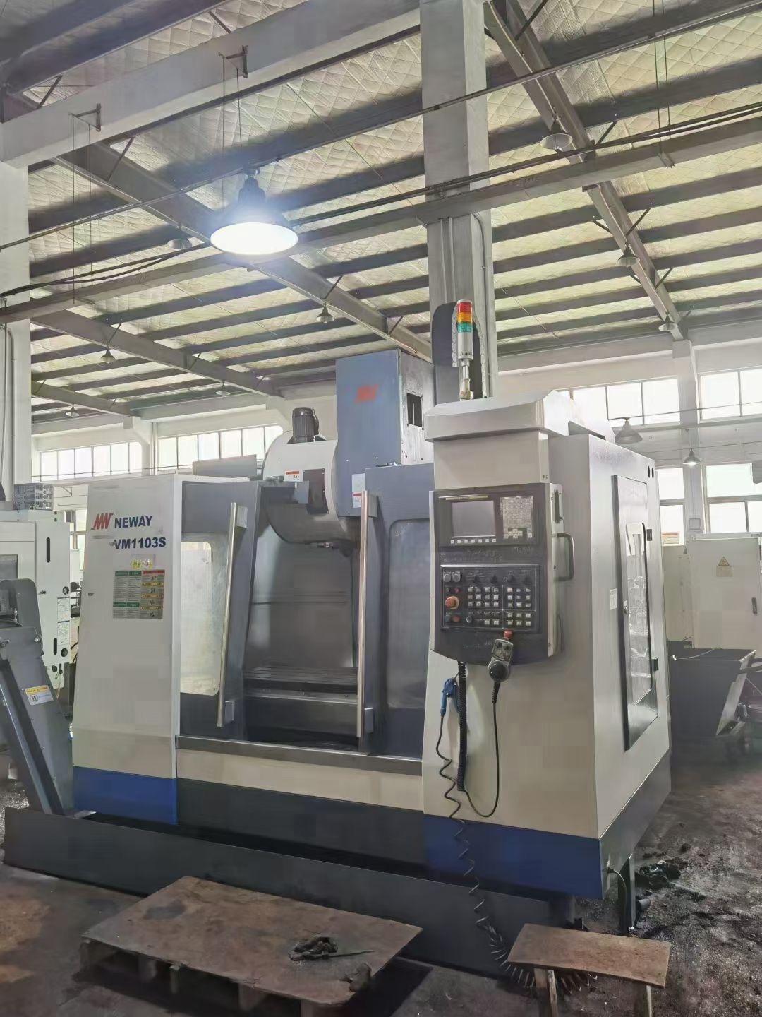 Vertical machining center