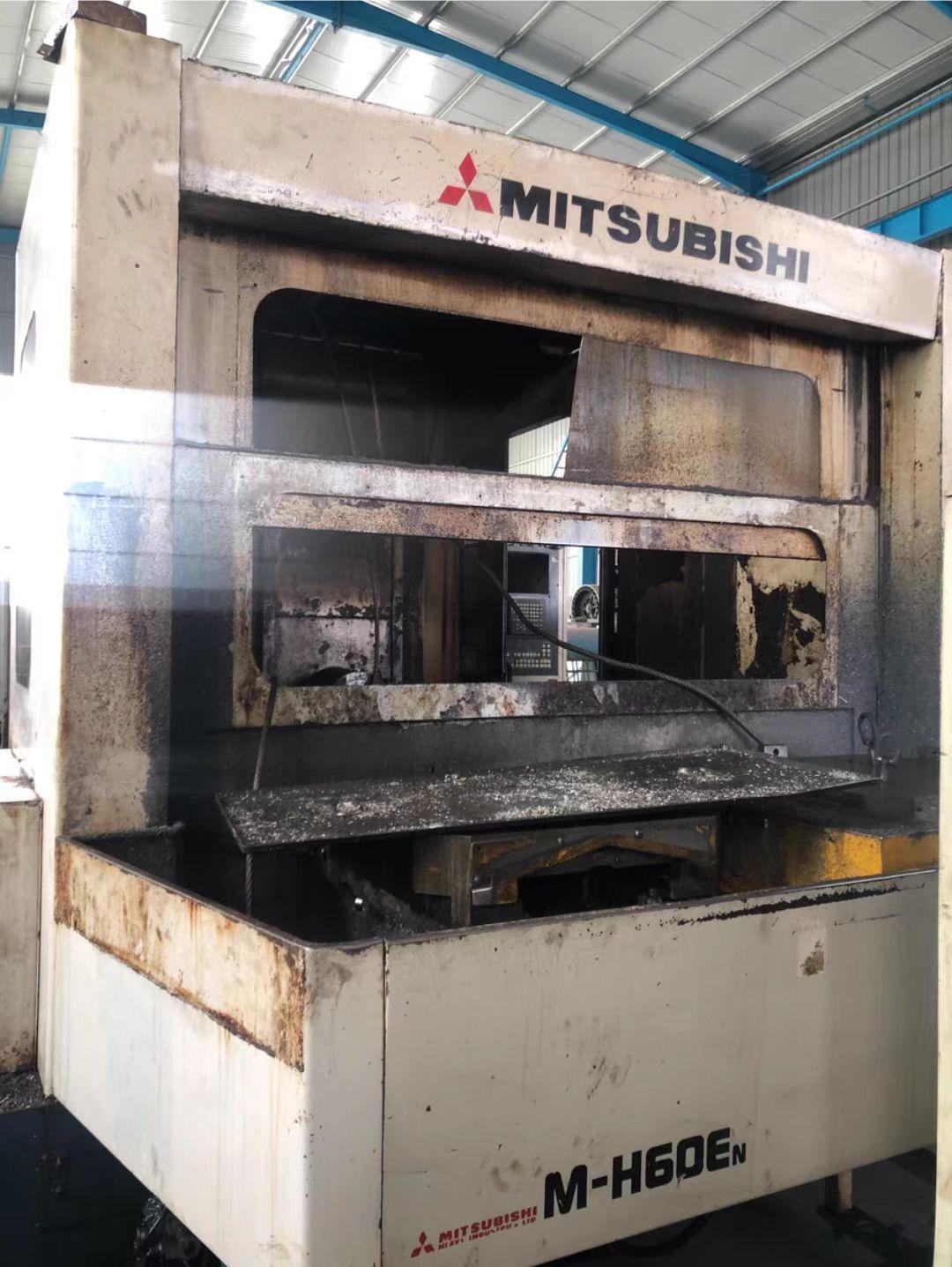 Horizontal machining center