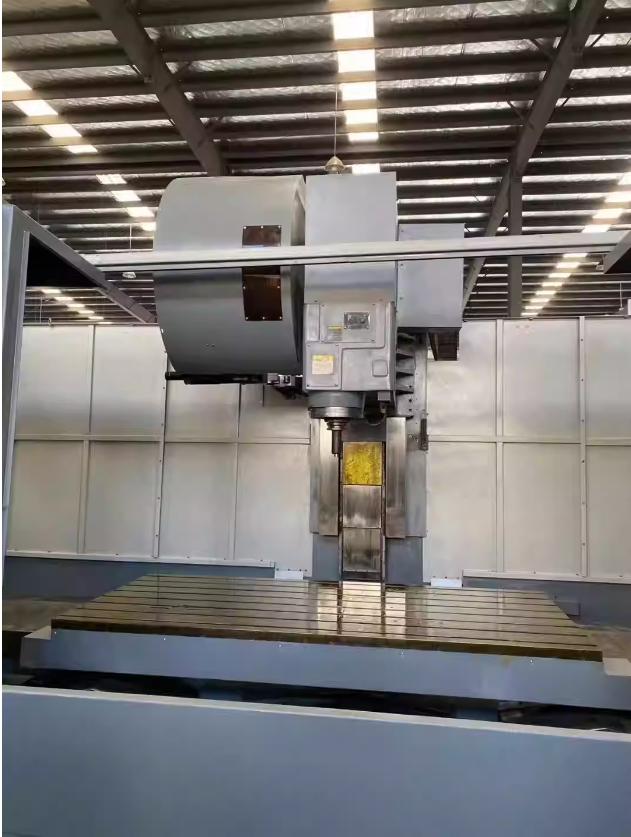 Vertical machining center