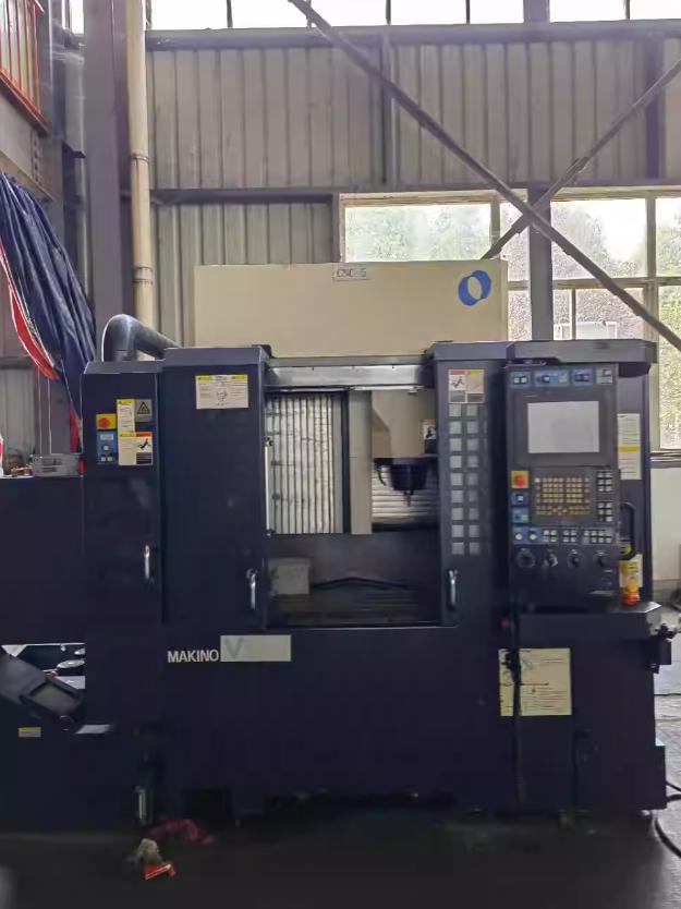 Makino - V33i