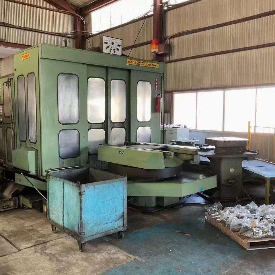 Horizontal machining center