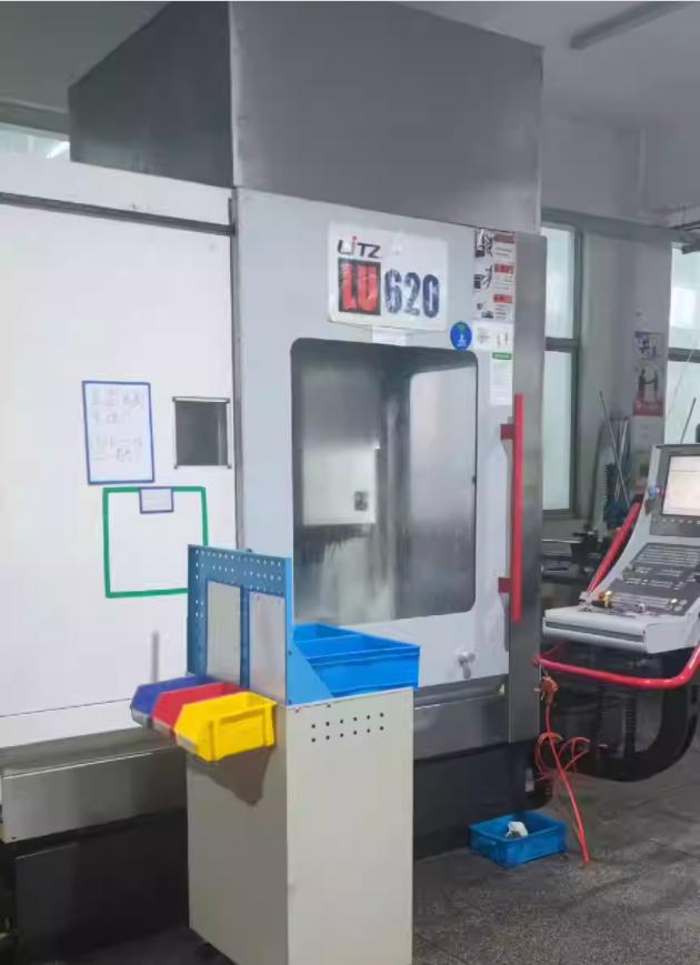 5 axes machining center