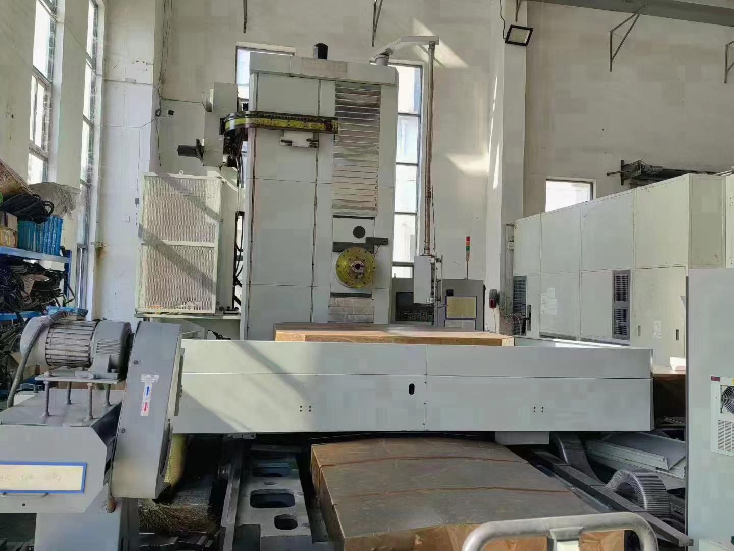 Horizontal boring machine