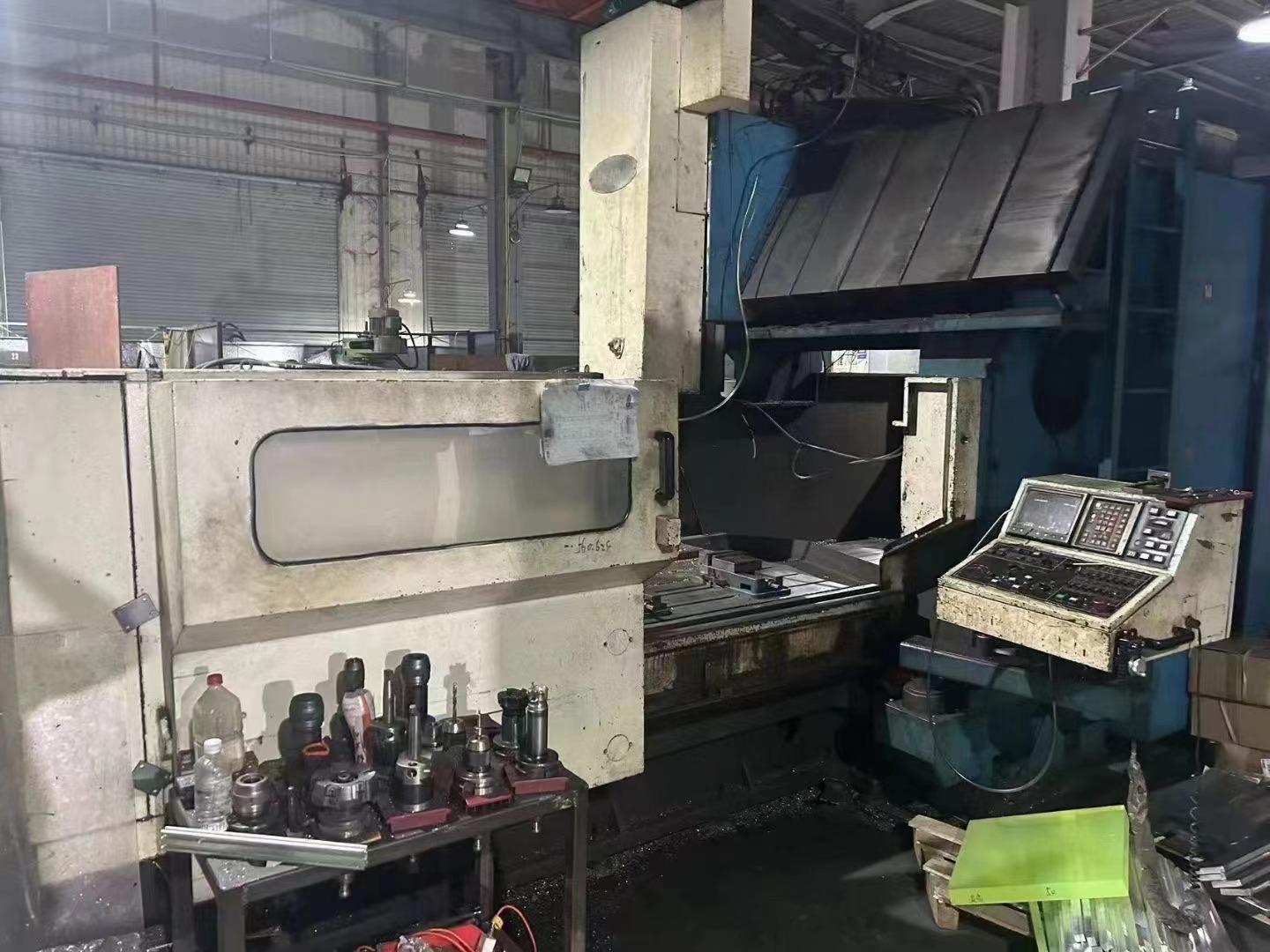 CNC gantry milling machine