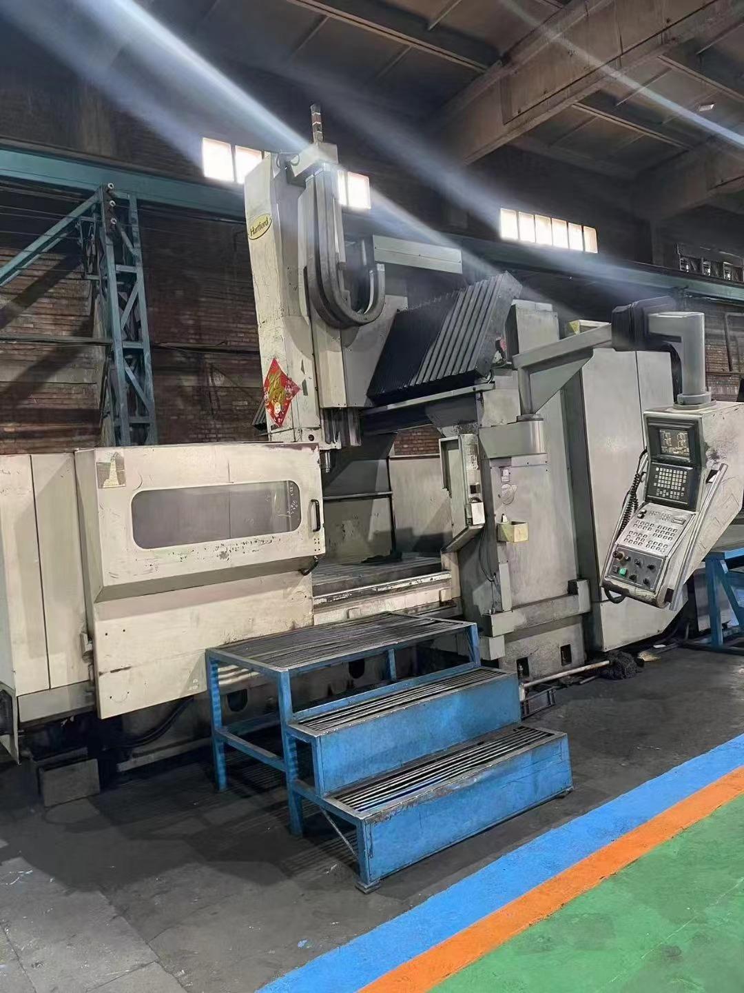 CNC gantry milling machine