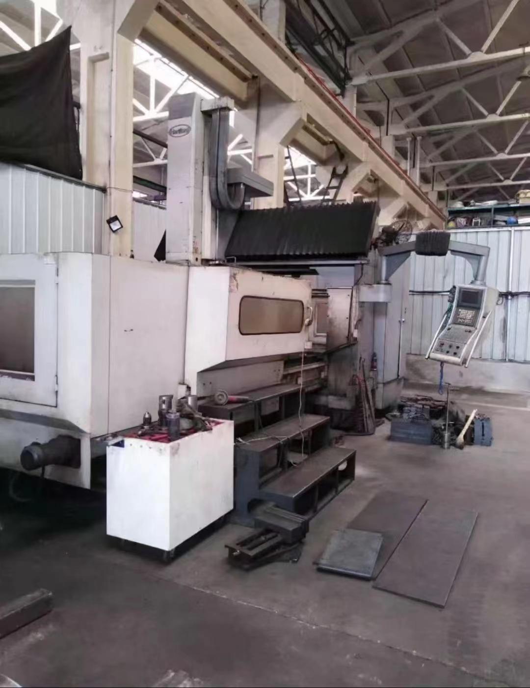CNC gantry milling machine