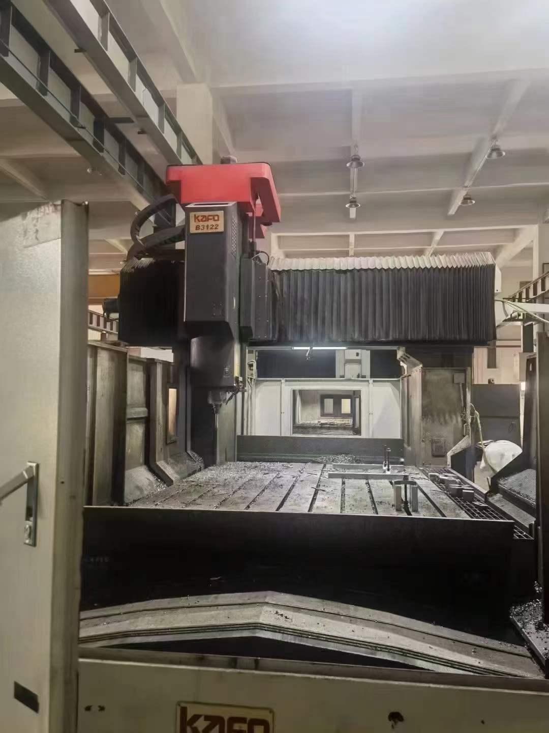 Gantry machining center