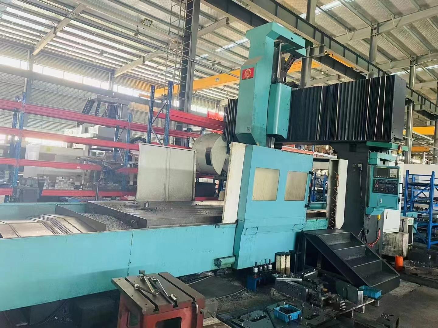 Gantry machining center