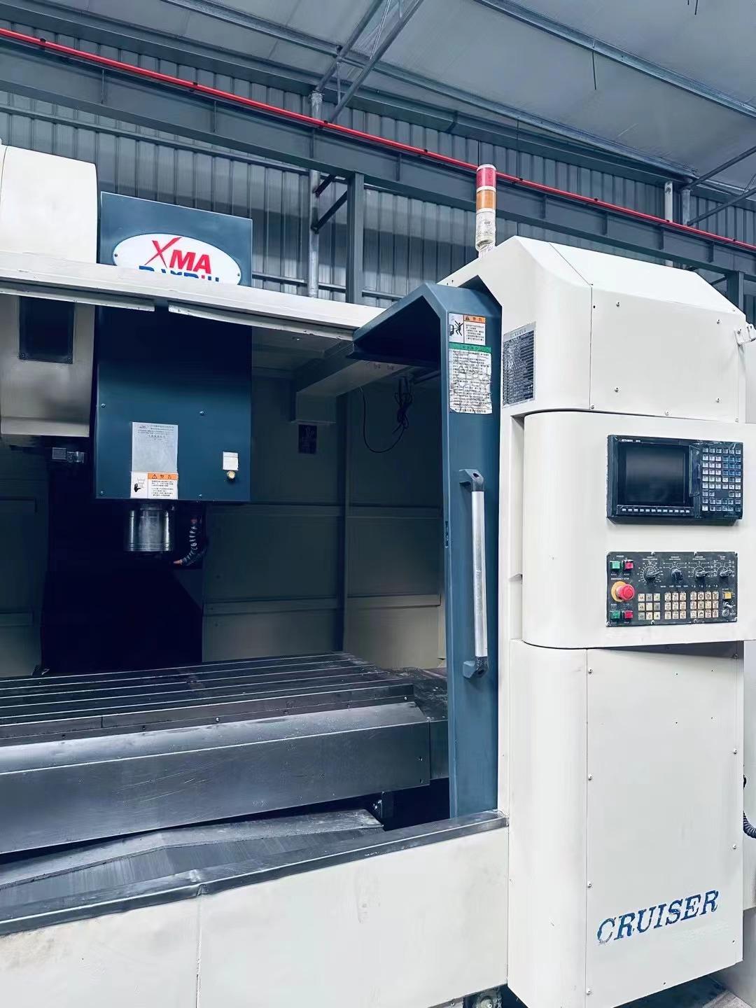 Vertical machining center