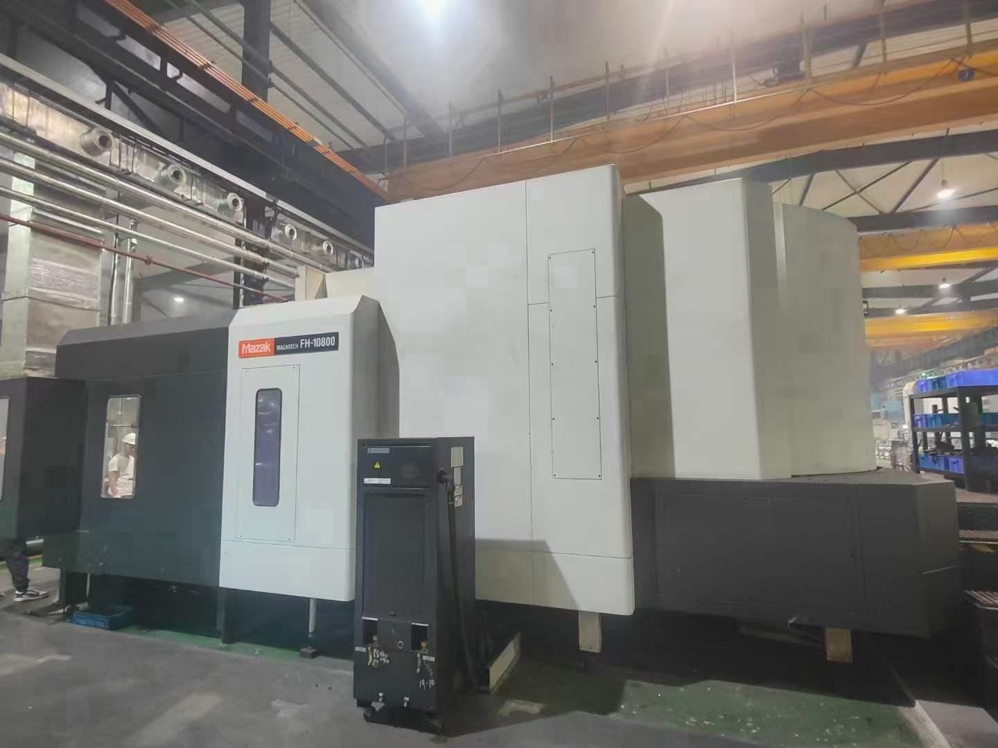 Horizontal machining center